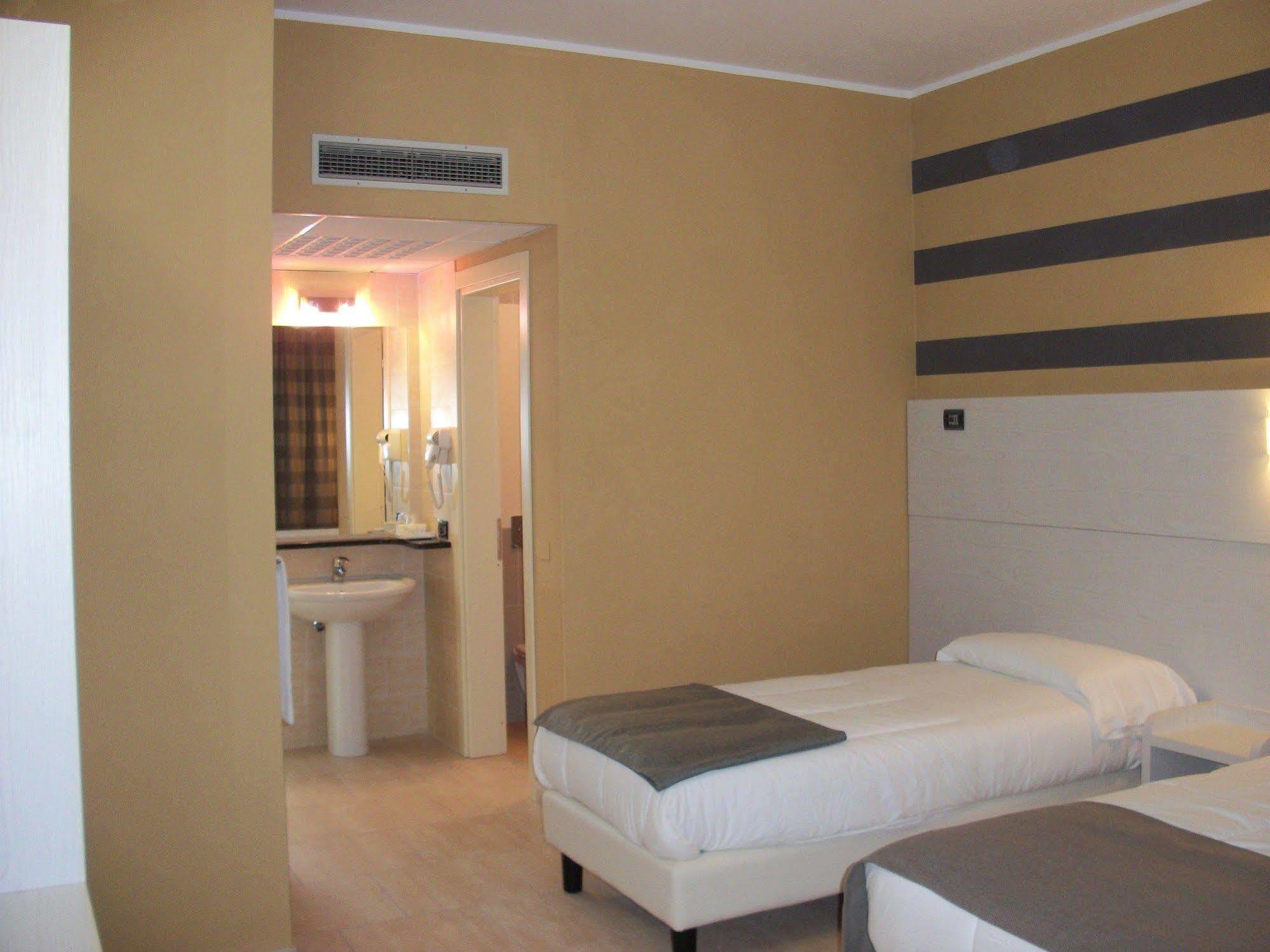 Hotel Motel 2 Castel San Giovanni  Exterior foto